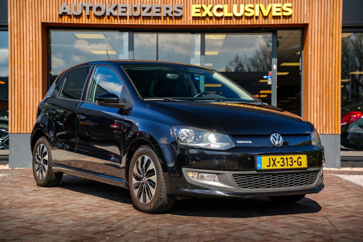 Volkswagen Polo - 1.0 BlueMotion Connected Series Apple Carplay Navi Mistlampen 15"L.M. Parkeersensoren - AutoWereld.nl