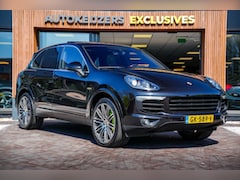 Porsche Cayenne - 3.0 S E-Hybrid Panoramadak Luchtvering Camera BOSE Keyless 21”LM