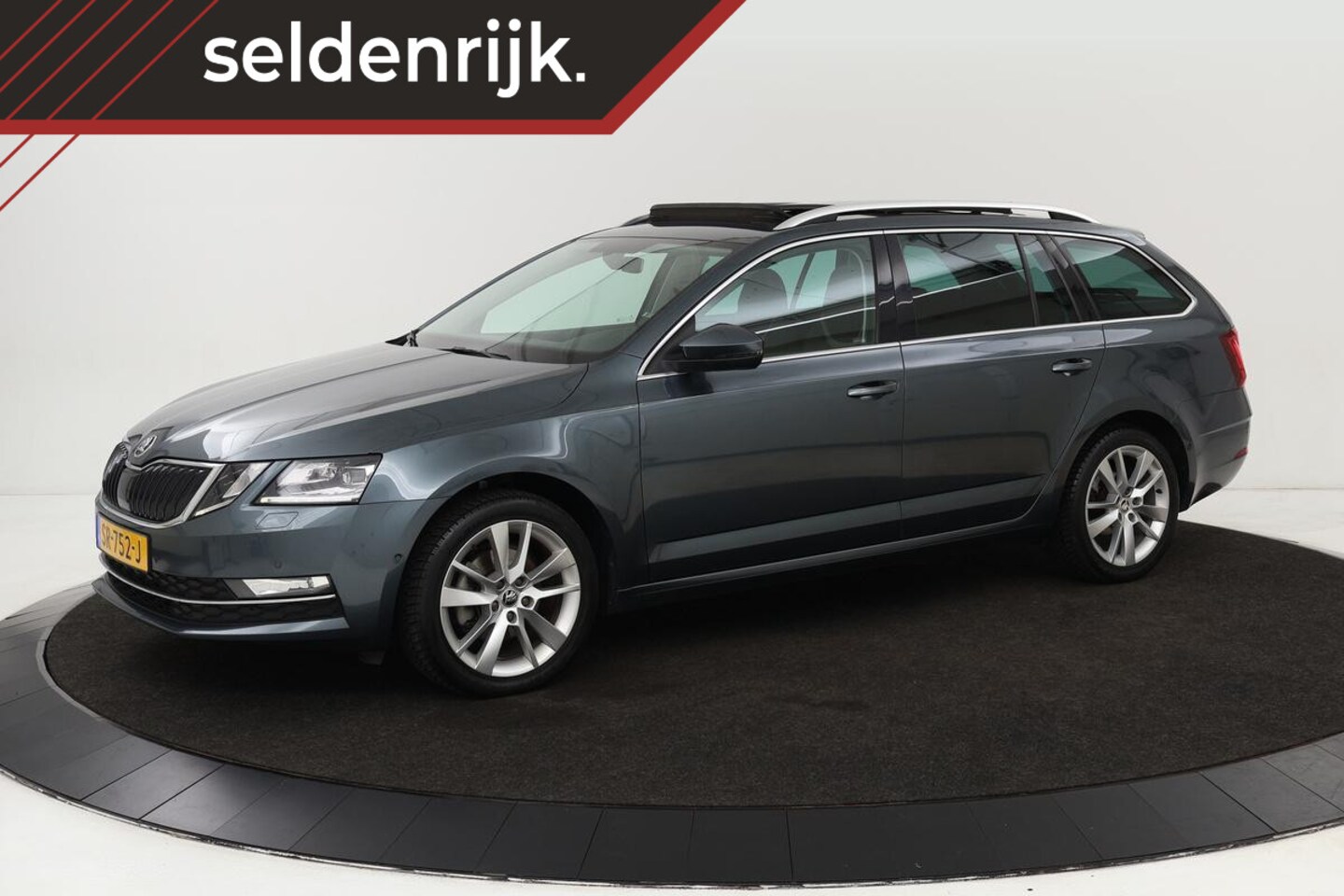 Skoda Octavia - 1.0 TSI Style | Panoramadak | Stoelverwarming | Adaptive cruise | Trekhaak | Carplay | Cli - AutoWereld.nl