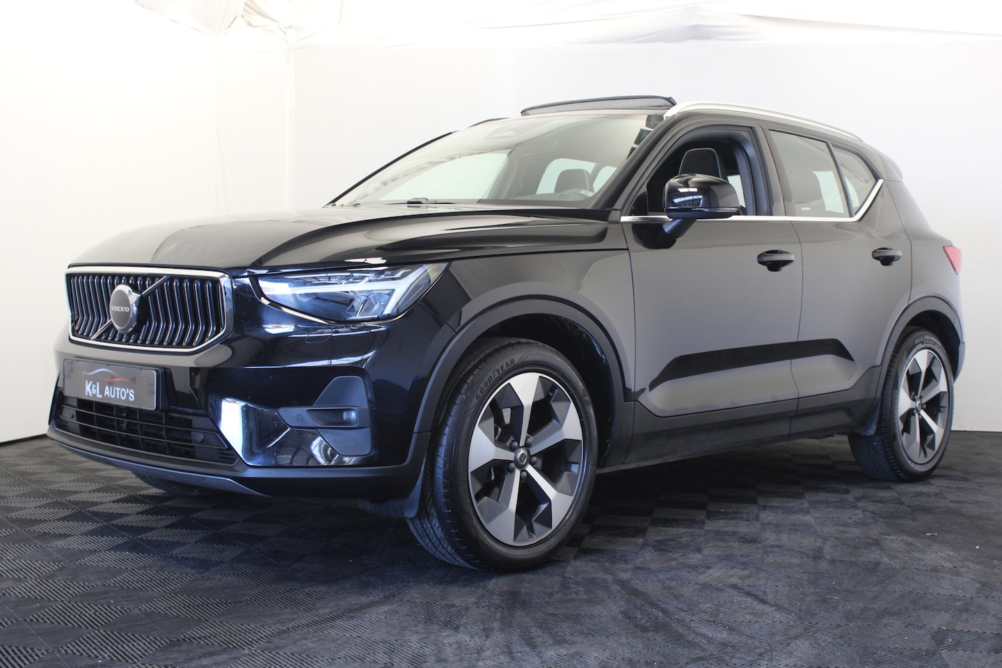 Volvo XC40 - 2.0 B3 Ultimate Bright |Pano|Stoel\stuur verwarming| - AutoWereld.nl