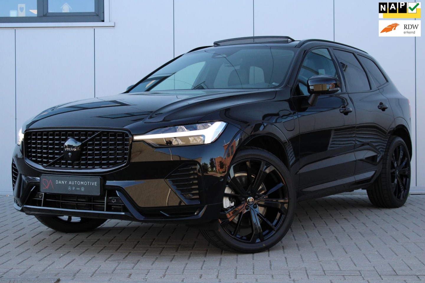 Volvo XC60 - 2.0 T8 PHEV LONG RANGE AWD Ultra Dark 21INCH I PANO I 360 I ADAPTIEF I LED I OS I MEMORY I - AutoWereld.nl