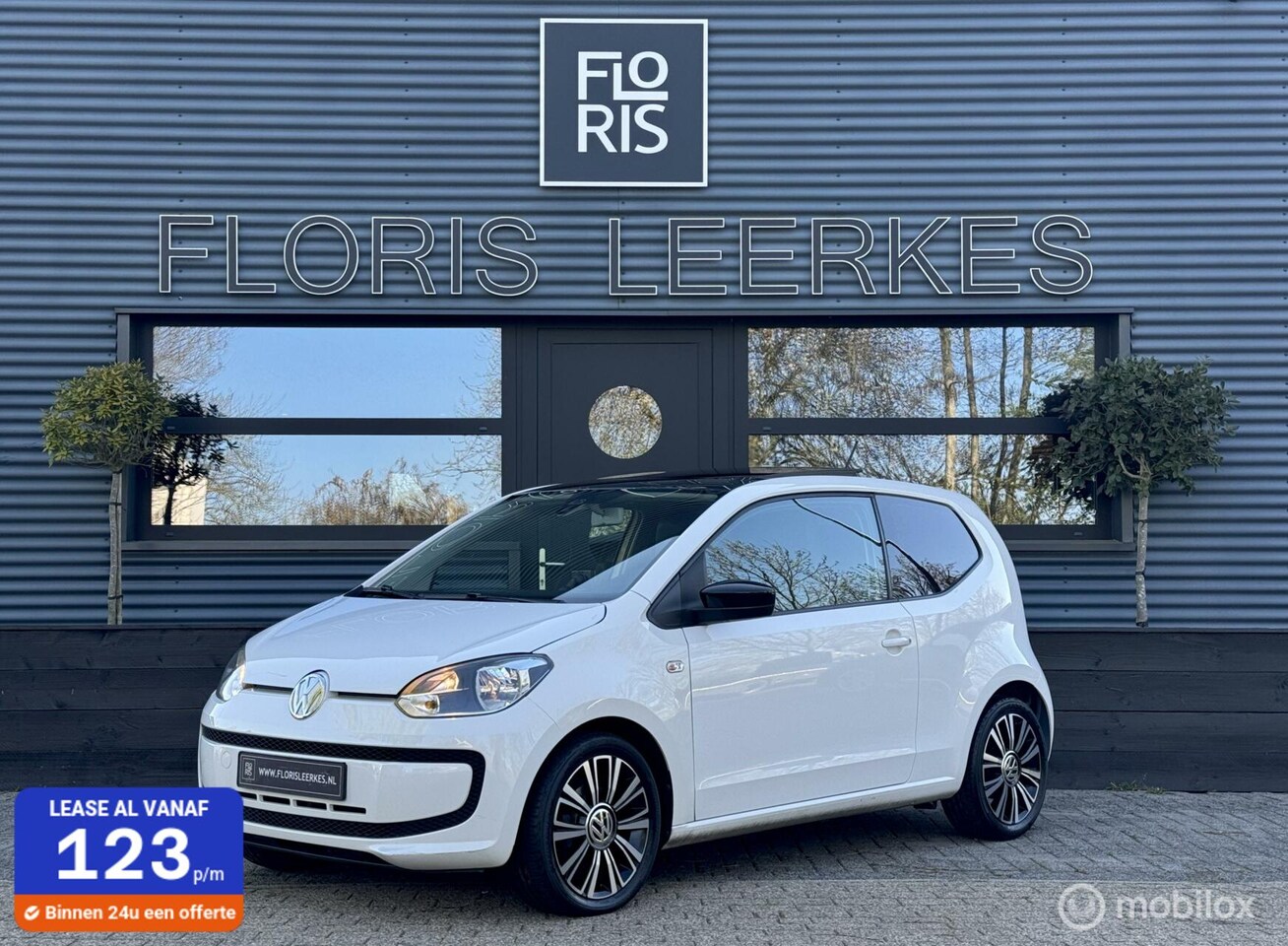 Volkswagen Up! - 1.0 | Leer | Pano Dak | Cruise | Stoelverwarming - AutoWereld.nl