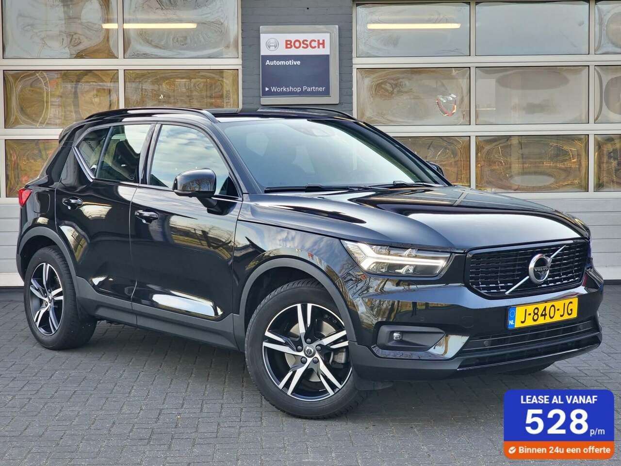 Volvo XC40 - 2.0 B4 R-Design 208PK|ACC|Clima|trekhaak|LED|360'Camera| - AutoWereld.nl