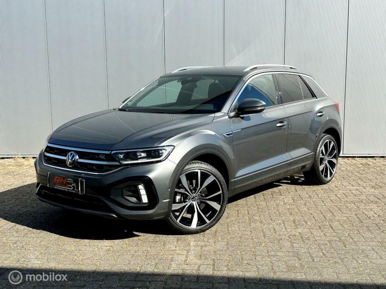 Volkswagen T-Roc - 1.5 TSI R-Line 1e eig./Leder/Garantie/Virtu - AutoWereld.nl