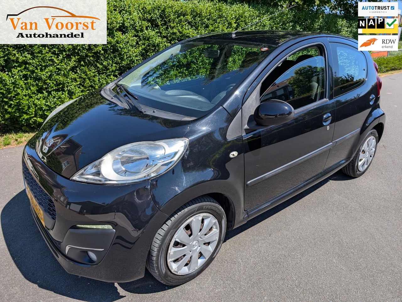Peugeot 107 - 1.0 Active airco 5 deurs zwart apk - AutoWereld.nl