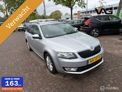 Skoda Octavia Combi - 1.0 TSI Leer Navi Clima Trekhaak PDC
