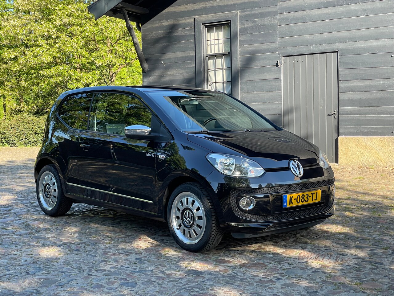 Volkswagen Up! - 1.0 high up! Airco Navi Audio-pakket Nieuwe banden - AutoWereld.nl