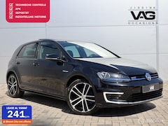 Volkswagen Golf - 1.4 TSI GTE Massage Camera LED Pano Leer PDC