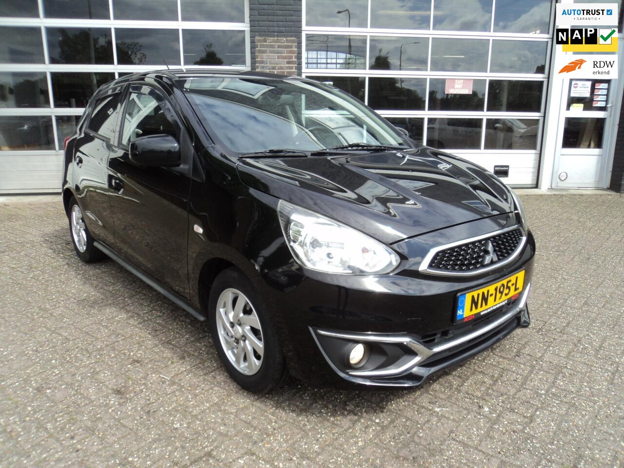 Mitsubishi Space Star - 1.0 Intense airco - AutoWereld.nl