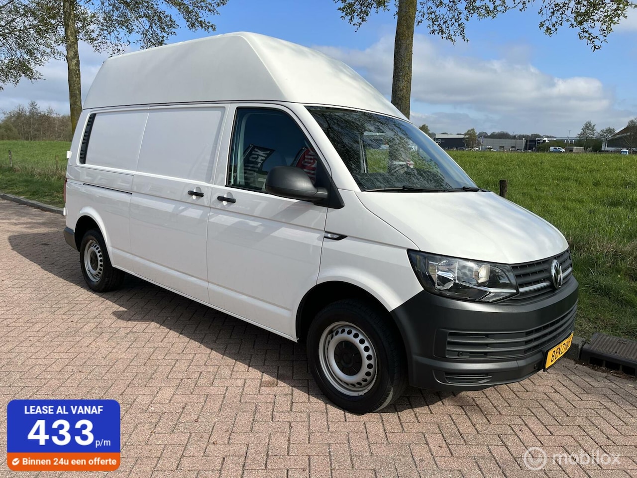 Volkswagen Transporter - 2.0 TSI L2H2 Benzine + AC| PDC| Hoog - AutoWereld.nl