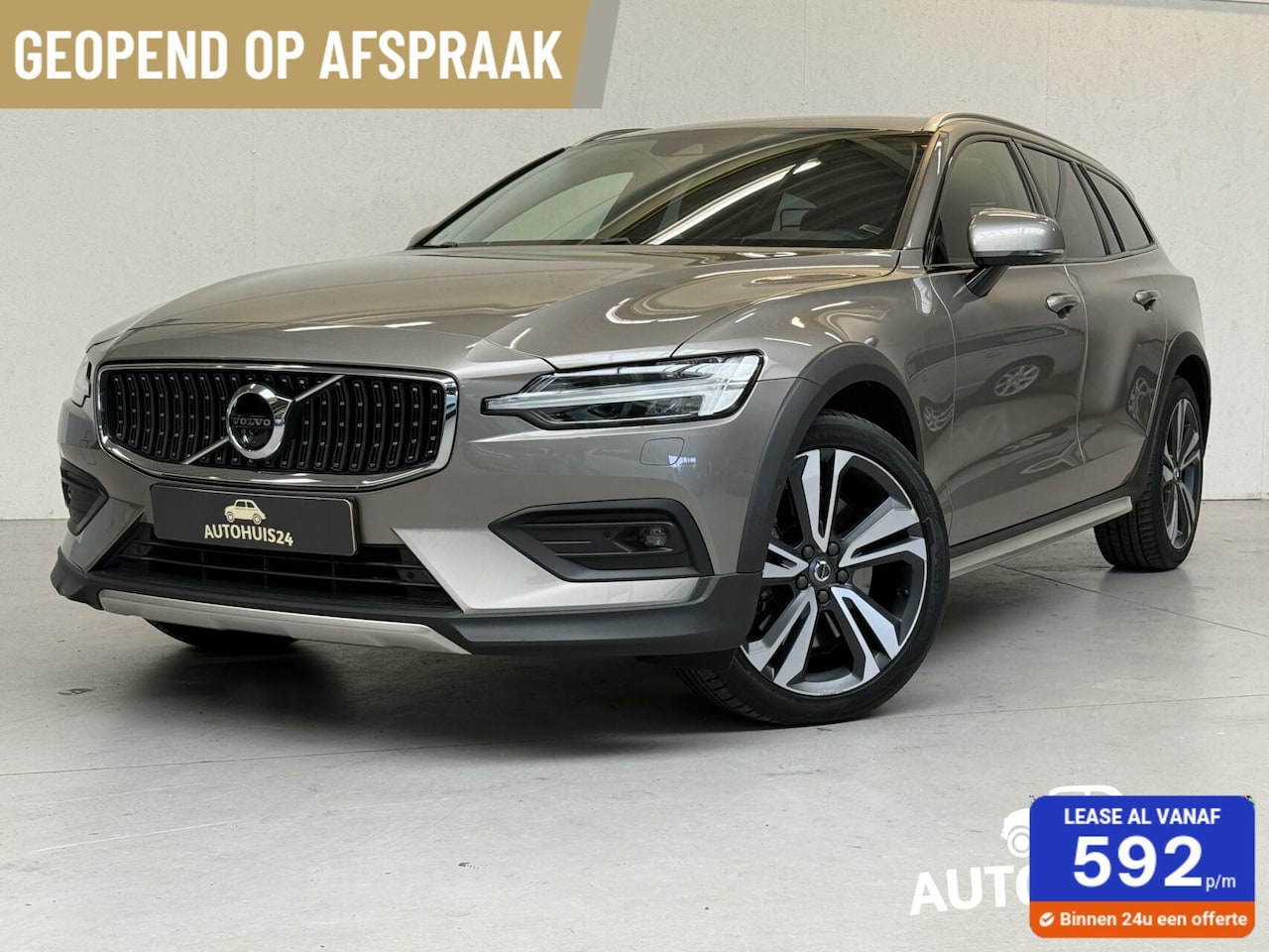 Volvo V60 Cross Country - 2.0 T5 AWD Pro POLESTAR H&K LED 360 CAMERA 19" - AutoWereld.nl