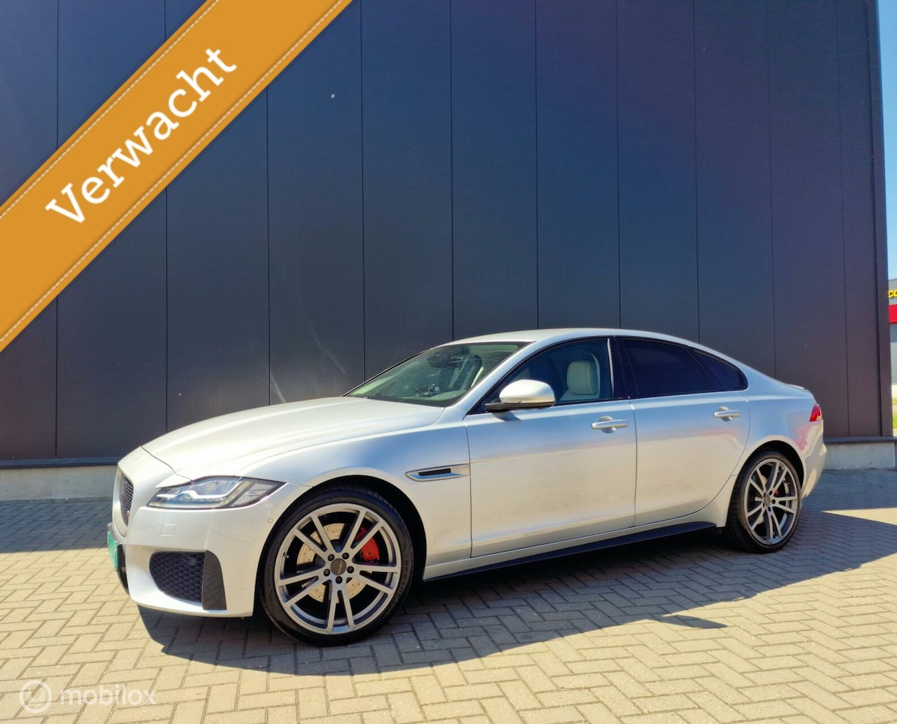 Jaguar XF - 3.0 Supercharged S AWD 381pk|Meridian |360°Camera|Leder| - AutoWereld.nl