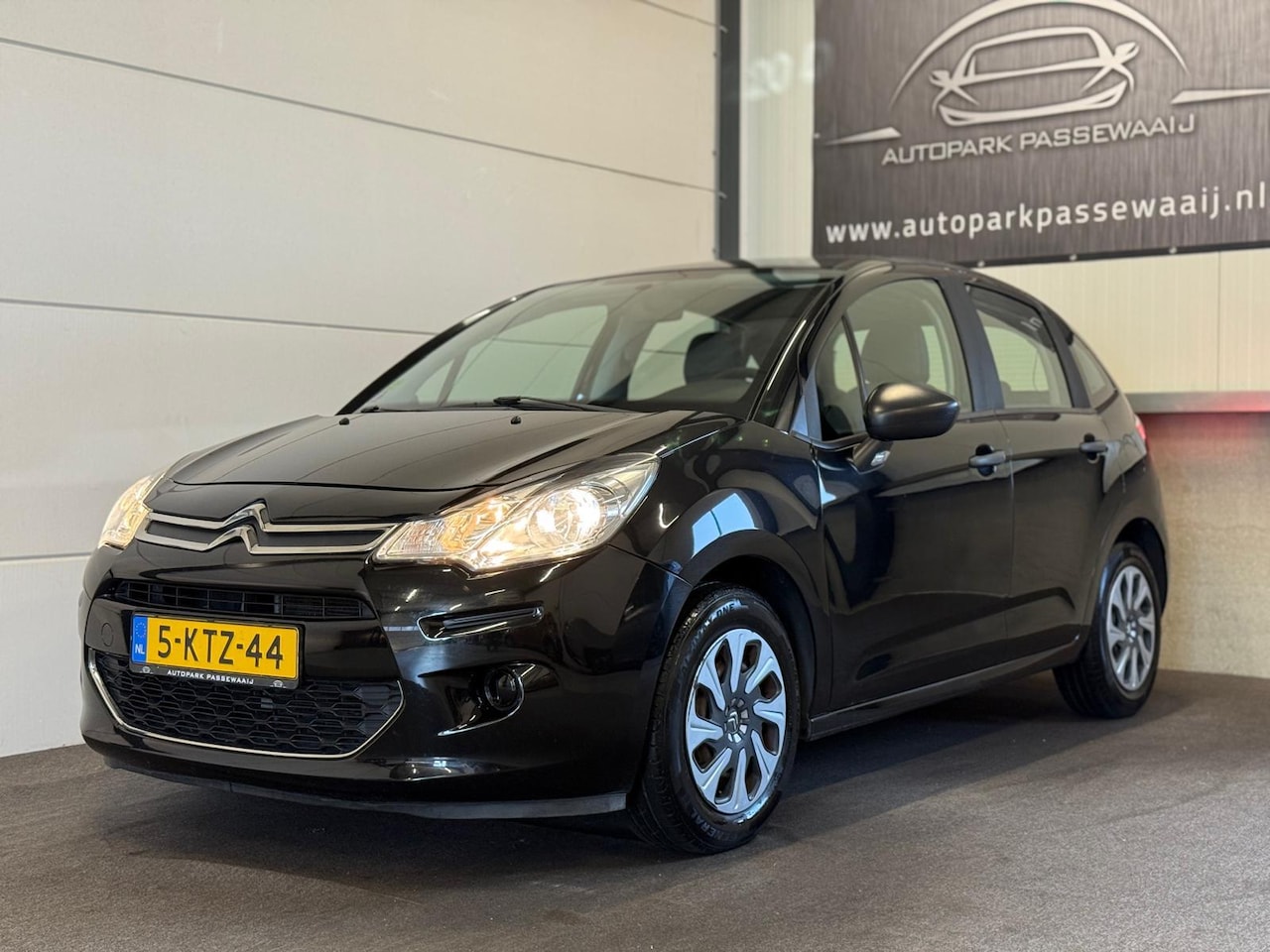 Citroën C3 - 1.0 VTi Attraction Airco, Trekhaak, Radio, USB, ELektrische Ramen, NAP, Onderhoud, Distrib - AutoWereld.nl