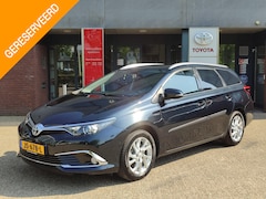 Toyota Auris Touring Sports - 1.8 Hybrid EXECUTIVE TREKHAAK 4S-BANDEN PARK-SENSOREN KEYLESS NAVI STOELVERW CAMERA BLUETO