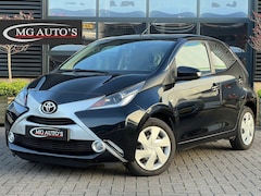 Toyota Aygo - 1.0 VVT-i x-play | Achteruitrijcamera | Cruise Control | Airconditioning | Elektrische Ram