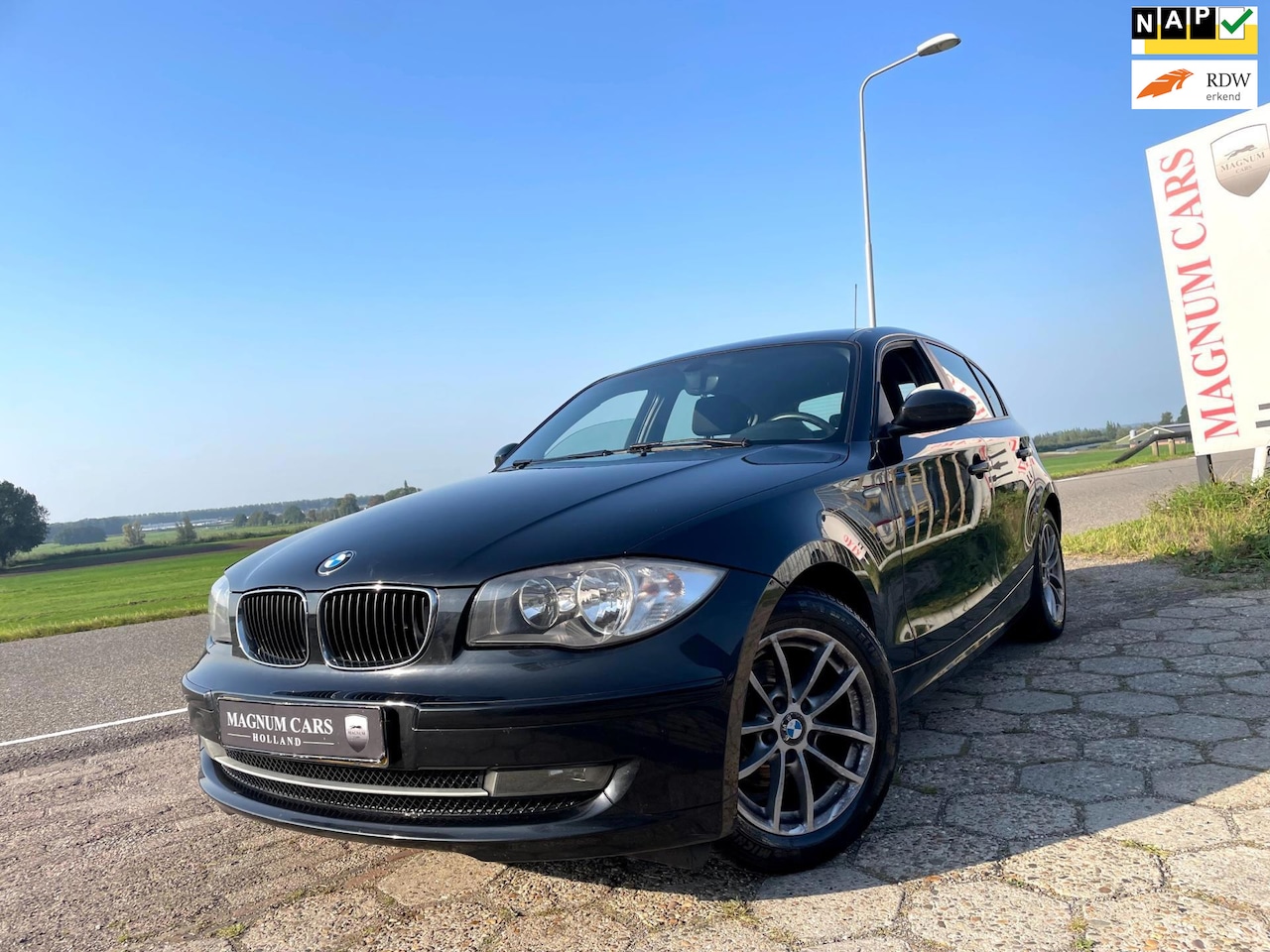 BMW 1-serie - 116i 5DR AIRCO CRUISE CONTROL PARKEERSENSOREN VELGEN NIEUWE APK - AutoWereld.nl