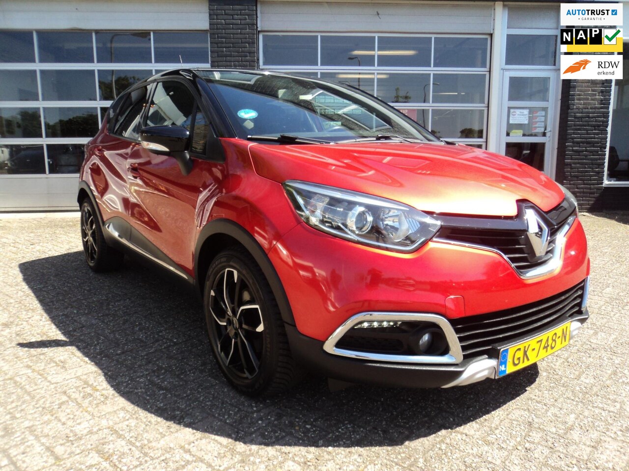 Renault Captur - 1.2 TCe Helly Hansen Camera Navi Trekhaak - AutoWereld.nl
