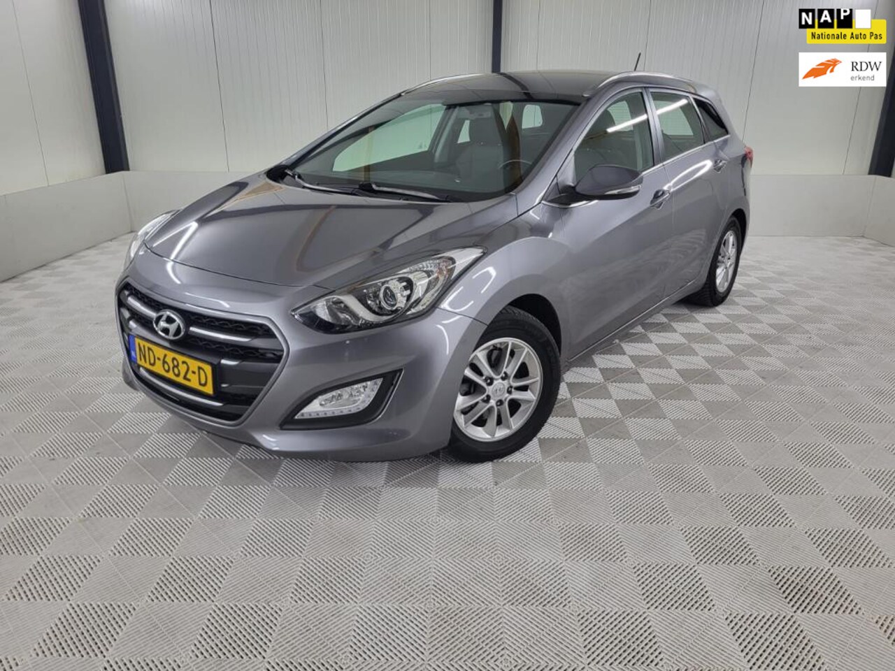 Hyundai i30 Wagon - 1.6 CRDi Business Edition 1.6 CRDi Business Edition, Automaat, Camera, Trekhaak, Navigatie, Euro 6 - AutoWereld.nl