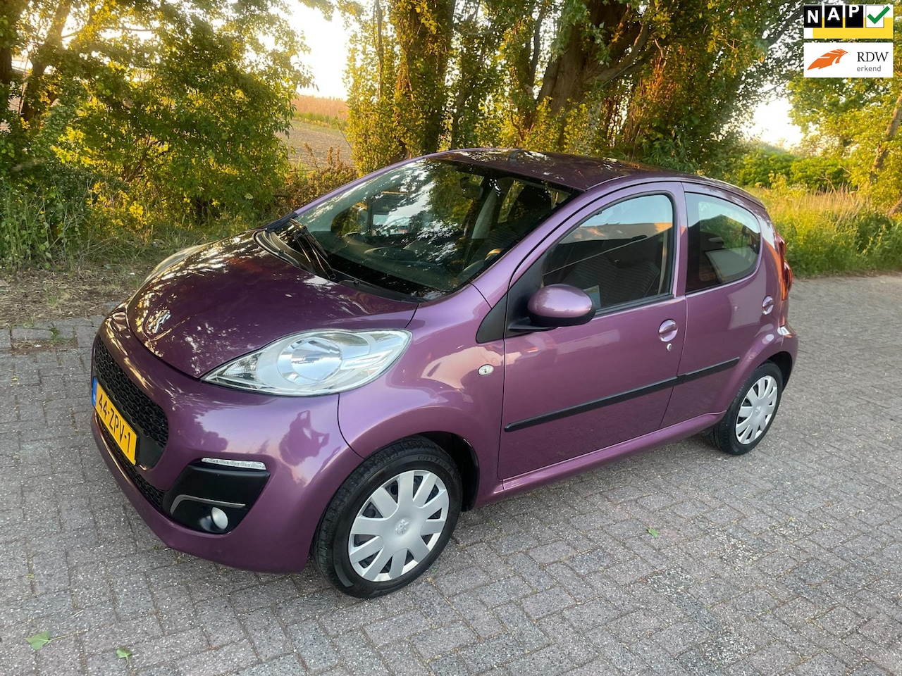 Peugeot 107 - 1.0 Active Eerste eigenaar - AutoWereld.nl