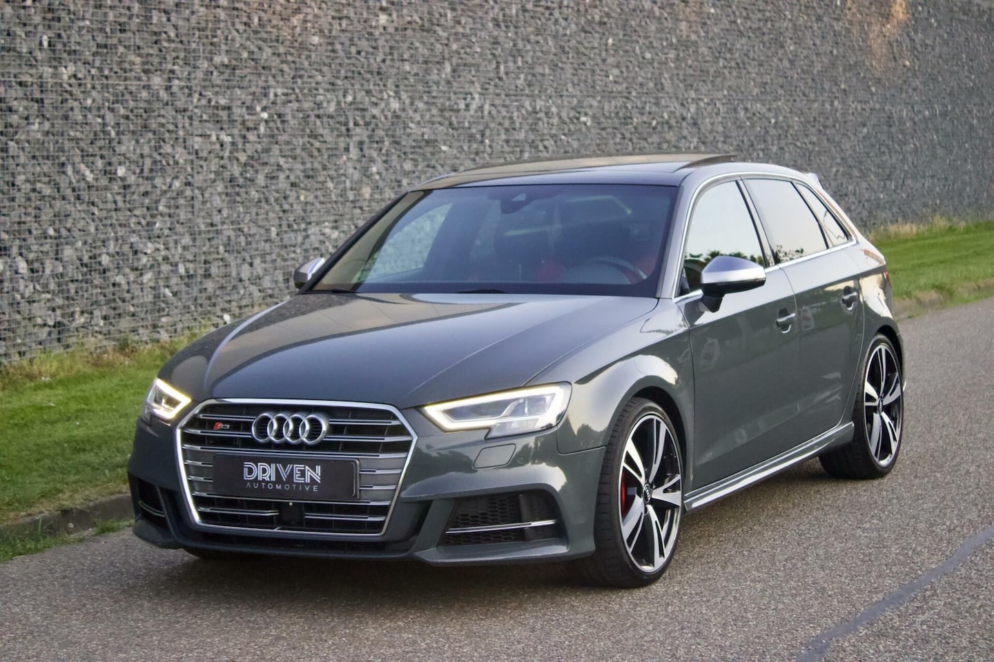 Audi S3 - 2.0 TFSI S3 Quattro | Nanogrijs - Pano - RS3 Velgen - AutoWereld.nl