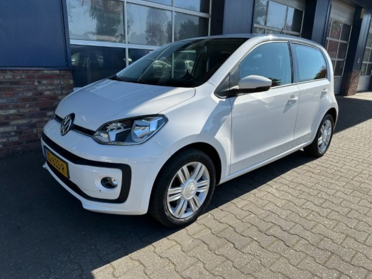 Volkswagen Up! - 1.0 BMT high up! 1.0 BMT HIGH UP! - AutoWereld.nl
