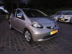 Toyota Aygo - 1.0-12V 5 drs 206 dkm nw apk 31-5-2026