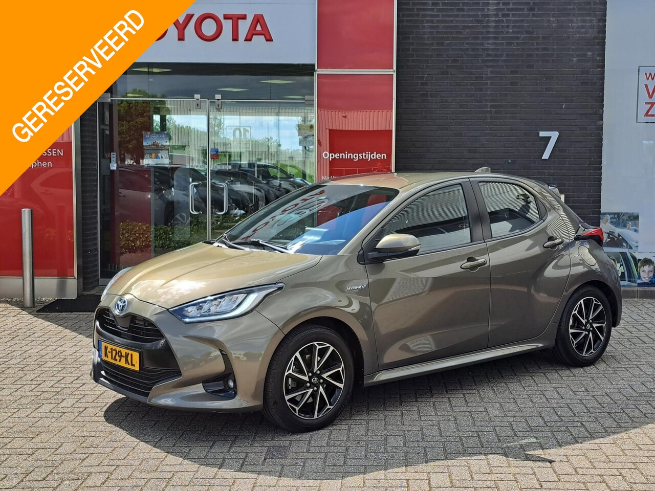 Toyota Yaris - 1.5 Hybrid Business Plus NAVIGATIE ACHTERUITRIJCAMERA CRUISE CONTROL - AutoWereld.nl