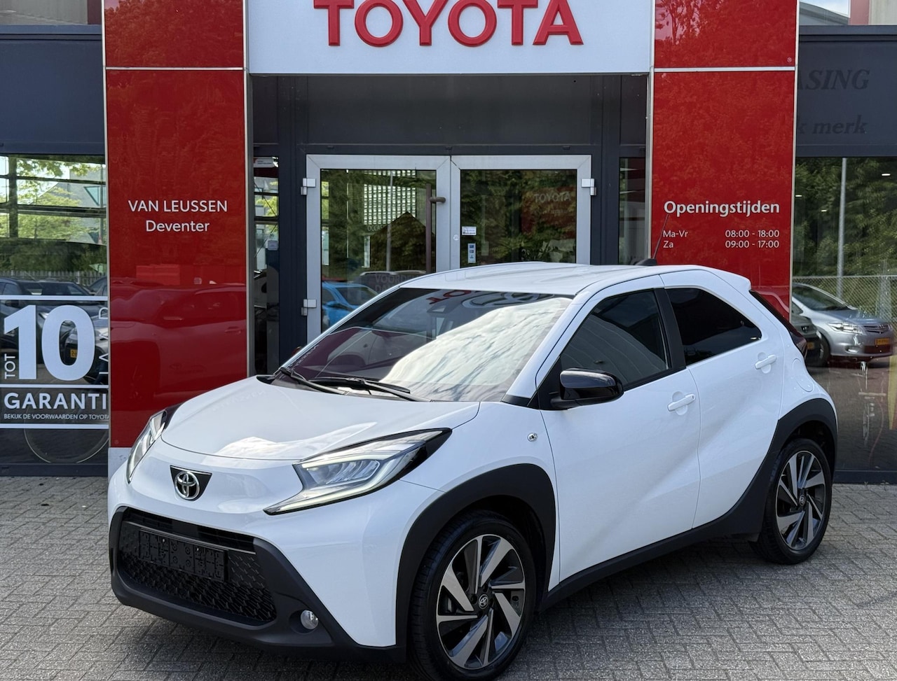 Toyota Aygo X - 1.0 VVT-i S-CVT Envy APPLE/ANDOID AUTO STOEL VERWARMING LM LED - AutoWereld.nl
