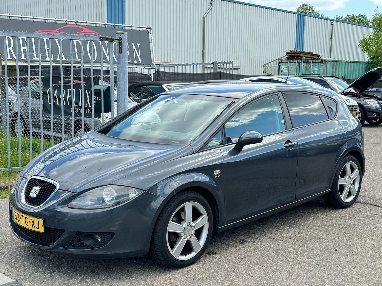 Seat Leon - 2.0 FSI Stylance NAP/CRUISE/AIRCO - AutoWereld.nl