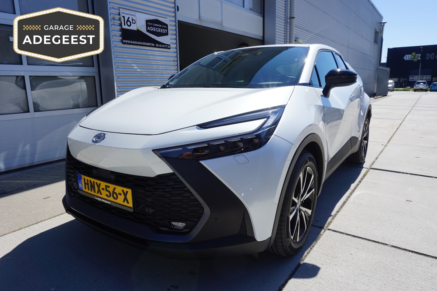 Toyota C-HR - 2.0 Plug-in Hybrid 220 Dynamic |Navi|Carplay|Stoel en stuurverwarming|Camera|PDC V+A|Elekt - AutoWereld.nl