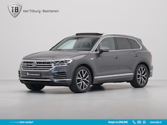 Volkswagen Touareg - 3.0 TSi eHybrid 4MOTION Elegance Panorama Luchtvering Camera Leder