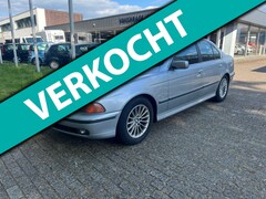 BMW 5-serie - 535i Executive / zwart lederen bekleding / M-sport onderstel / Xenon / PDC