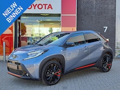 Toyota Aygo X - 1.0 VVT-i S-CVT Undercover STOELVERWARMING RODE ACCENTEN STOELEN