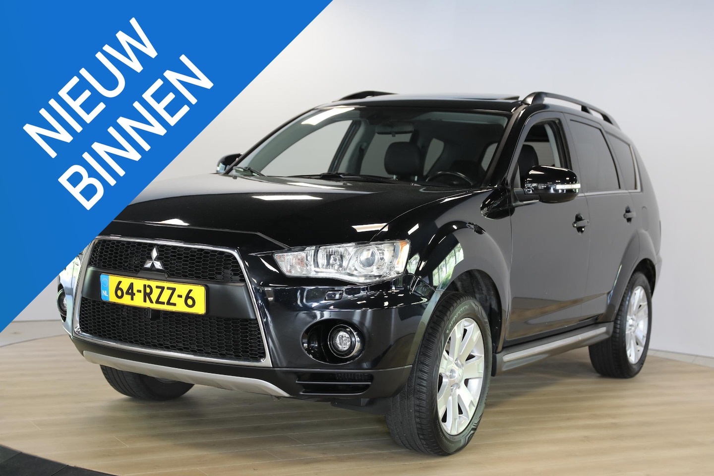 Mitsubishi Outlander - 2.0 Instyle | Leer | Schuif-kantel dak | Automaat - AutoWereld.nl