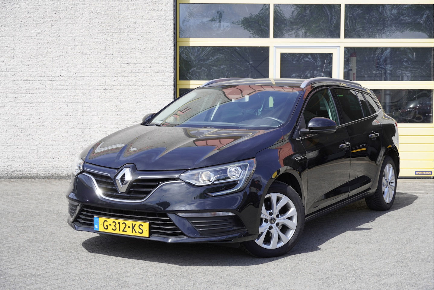 Renault Mégane Estate - 1.3 TCe Limited BJ2019 Lmv 16" | Led | Pdc | Navi | Keyless entry | Climate control | Crui - AutoWereld.nl