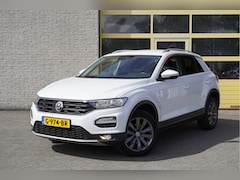 Volkswagen T-Roc - 1.0 TSI Style BJ2019 Lmv 17" | Led | Pdc | Navi | Trekhaak | App-Connect | Airco | Cruise