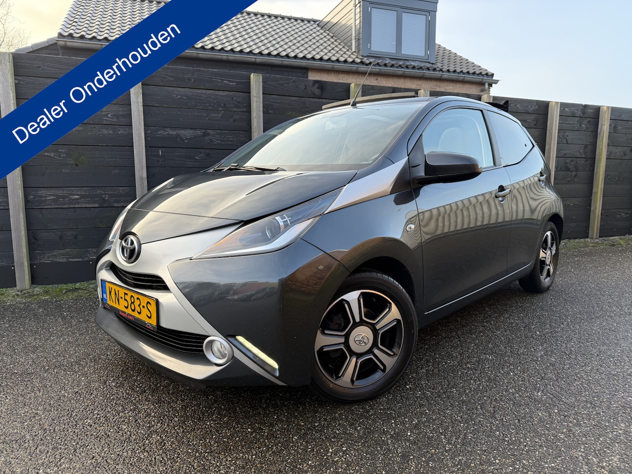 Toyota Aygo - 1.0 VVT-i x-clusiv cabrio | dealer onderhouden - AutoWereld.nl