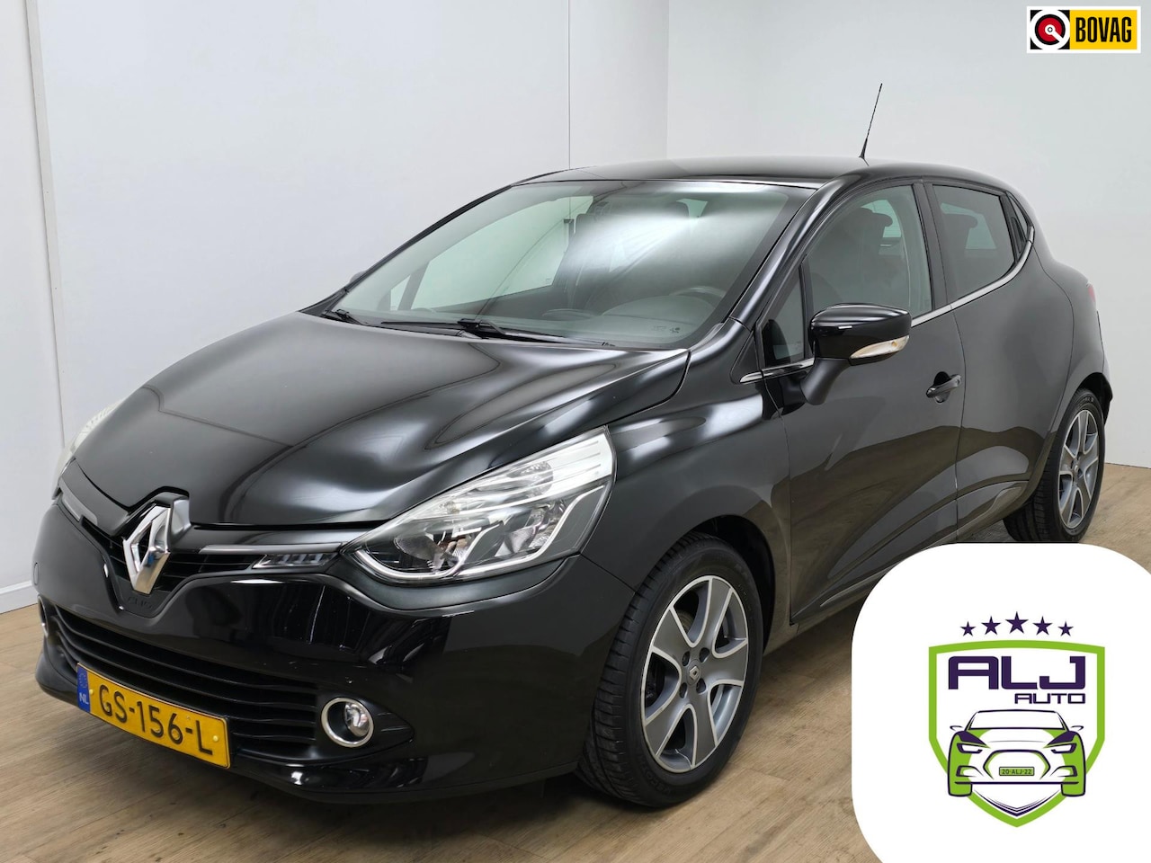 Renault Clio - 0.9 TCe ECO Night&Day met trekhaak en black edition | Nette auto | Tweedehands Renault Cli - AutoWereld.nl