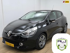 Renault Clio - 0.9 TCe ECO Night&Day met trekhaak en black edition | Nette auto | Tweedehands Clio zwart