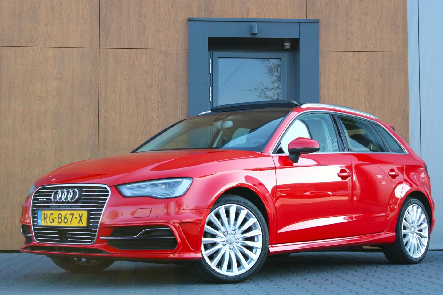 Audi A3 Sportback - 1.4 e-tron | Pano | Adaptive Cruise | LED - AutoWereld.nl