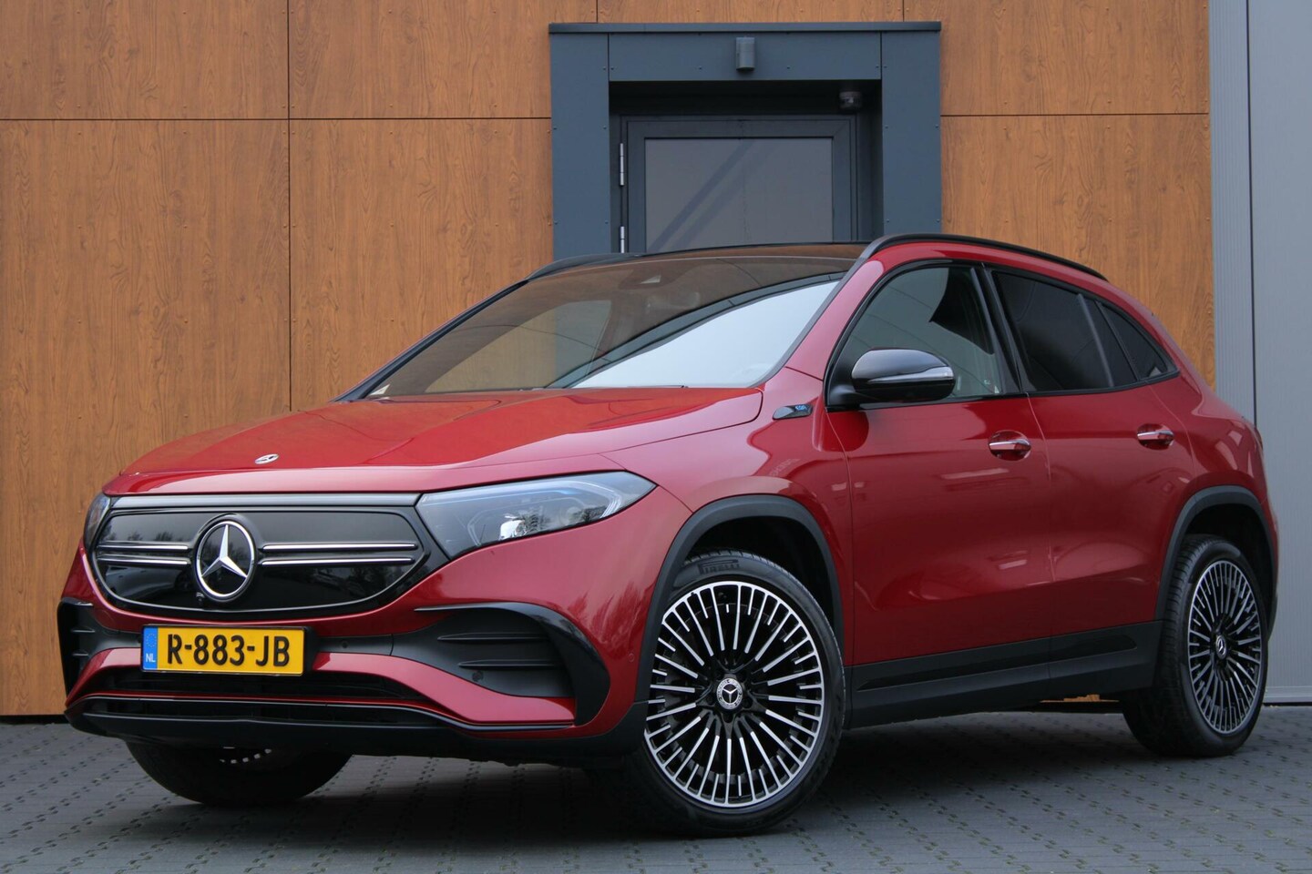 Mercedes-Benz EQA - 250 AMG Line 67 kWh | Pano | Sportstoelen - AutoWereld.nl