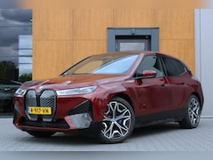 BMW iX - xDrive40 77kWh Sport pakket | Pano | Trekhaak | Massage