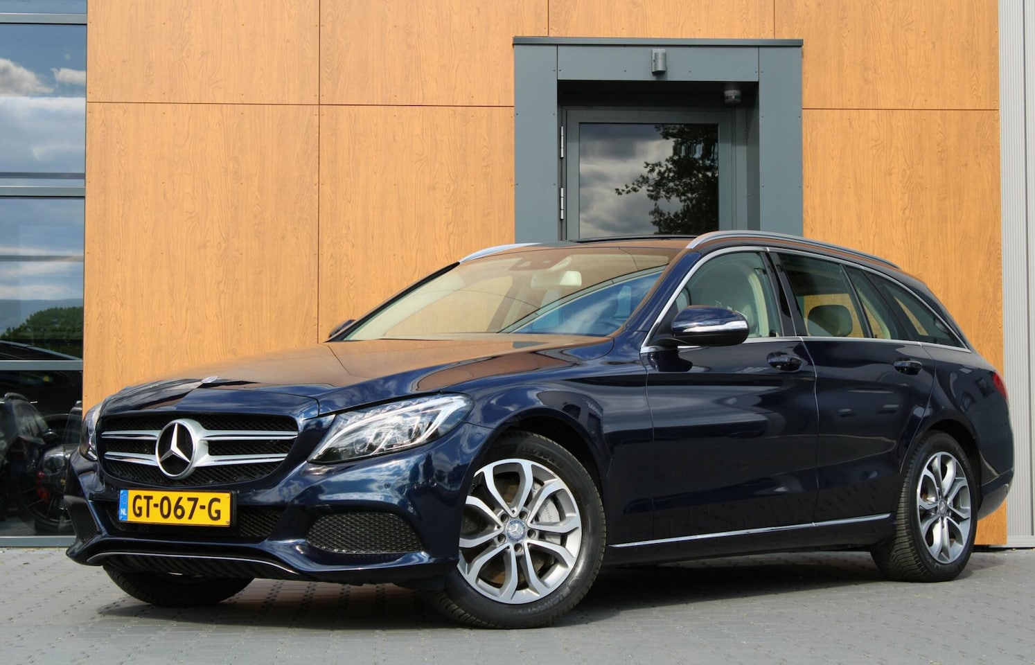 Mercedes-Benz C-klasse - C350e | Dashboard leder | Trekhaak | Zeer netjes - AutoWereld.nl