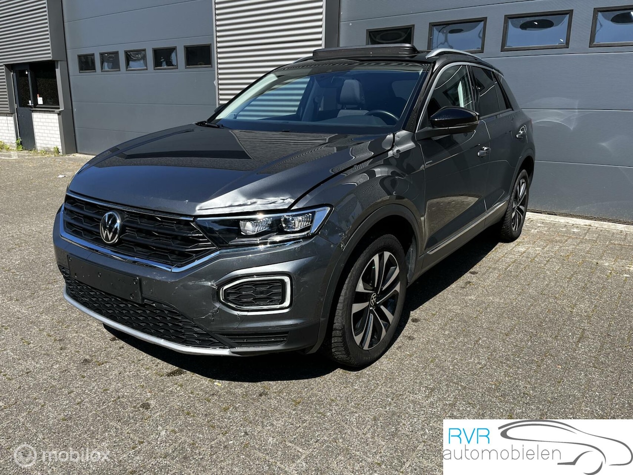 Volkswagen T-Roc - 1.5 TSI Style/PANODAK/VIRUALCOCKPIT/SCHADE - AutoWereld.nl