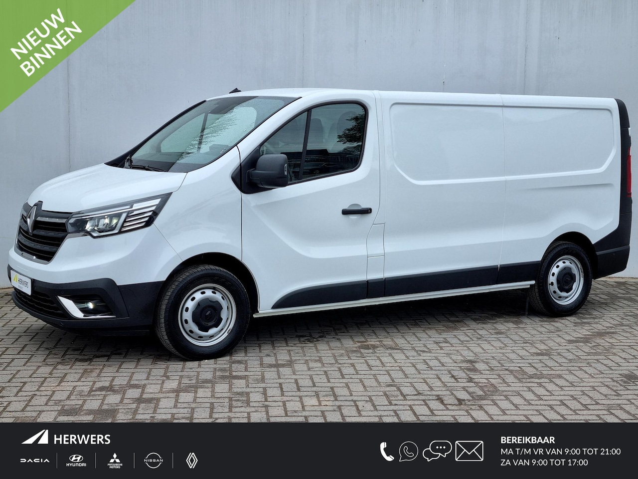 Renault Trafic - 2.0 dCi 150 T30 L2H1 Work Edition / Trekhaak (1630KG Trekgewicht) / Navigatie via Android - AutoWereld.nl