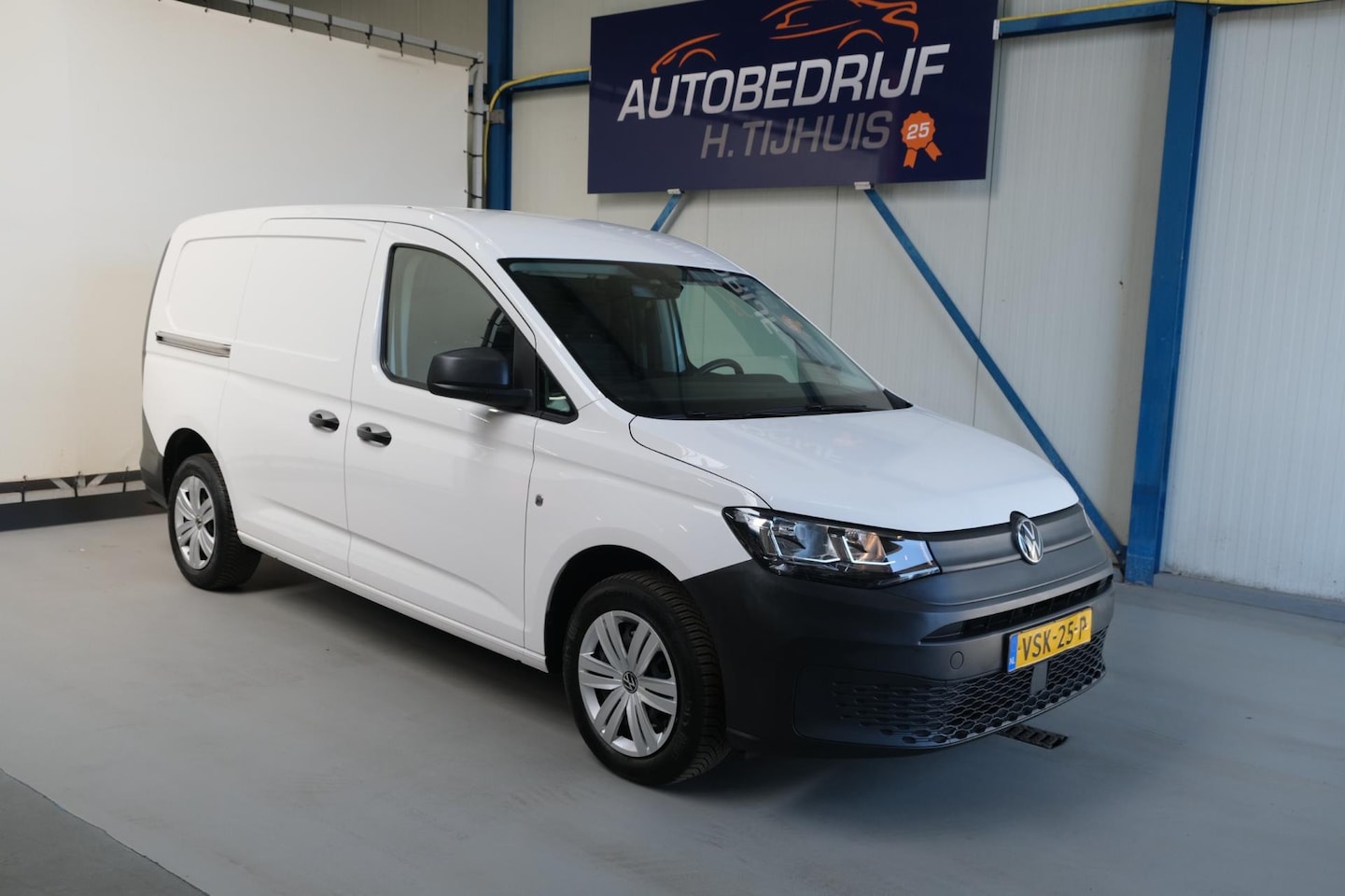 Volkswagen Caddy Cargo Maxi - 2.0 TDI Comfort Automaat - N.A.P. Airco, Cruise, PDC, Trekhaak. - AutoWereld.nl