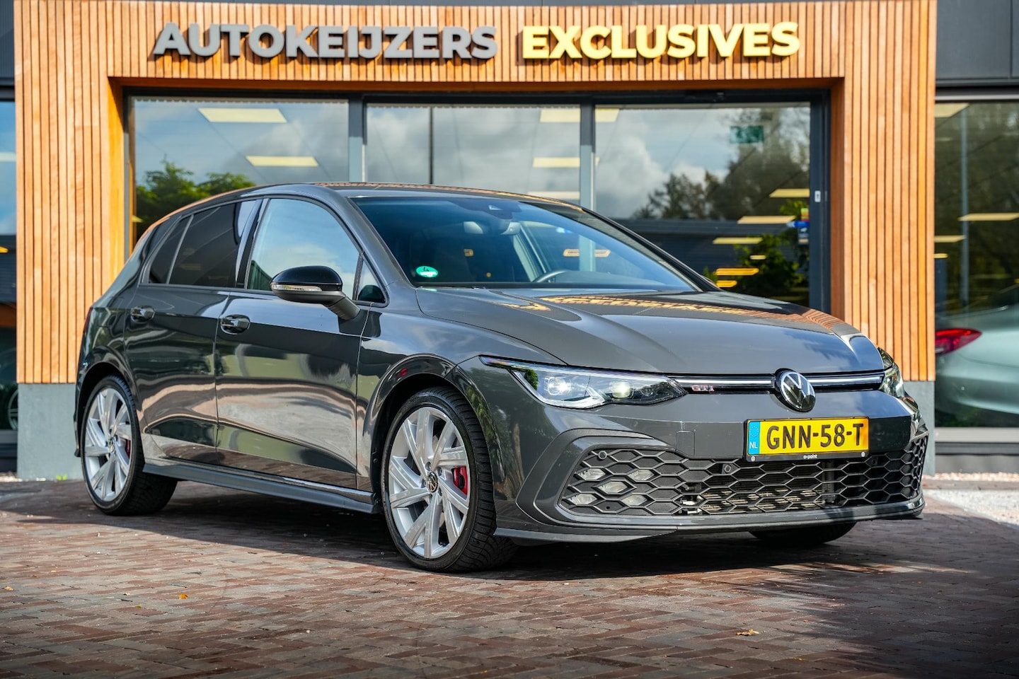 Volkswagen Golf - 2.0 TSI GTI Adapt. cruise Navi Camera Stuurverw. - AutoWereld.nl