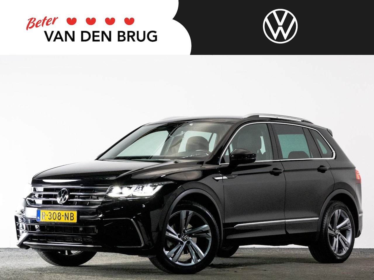 Volkswagen Tiguan - R-Line 1.5 TSI 150 PK DSG | LED Matrix IQ | Keyless | Trekhaak | Achteruitrijcamera | Adap - AutoWereld.nl