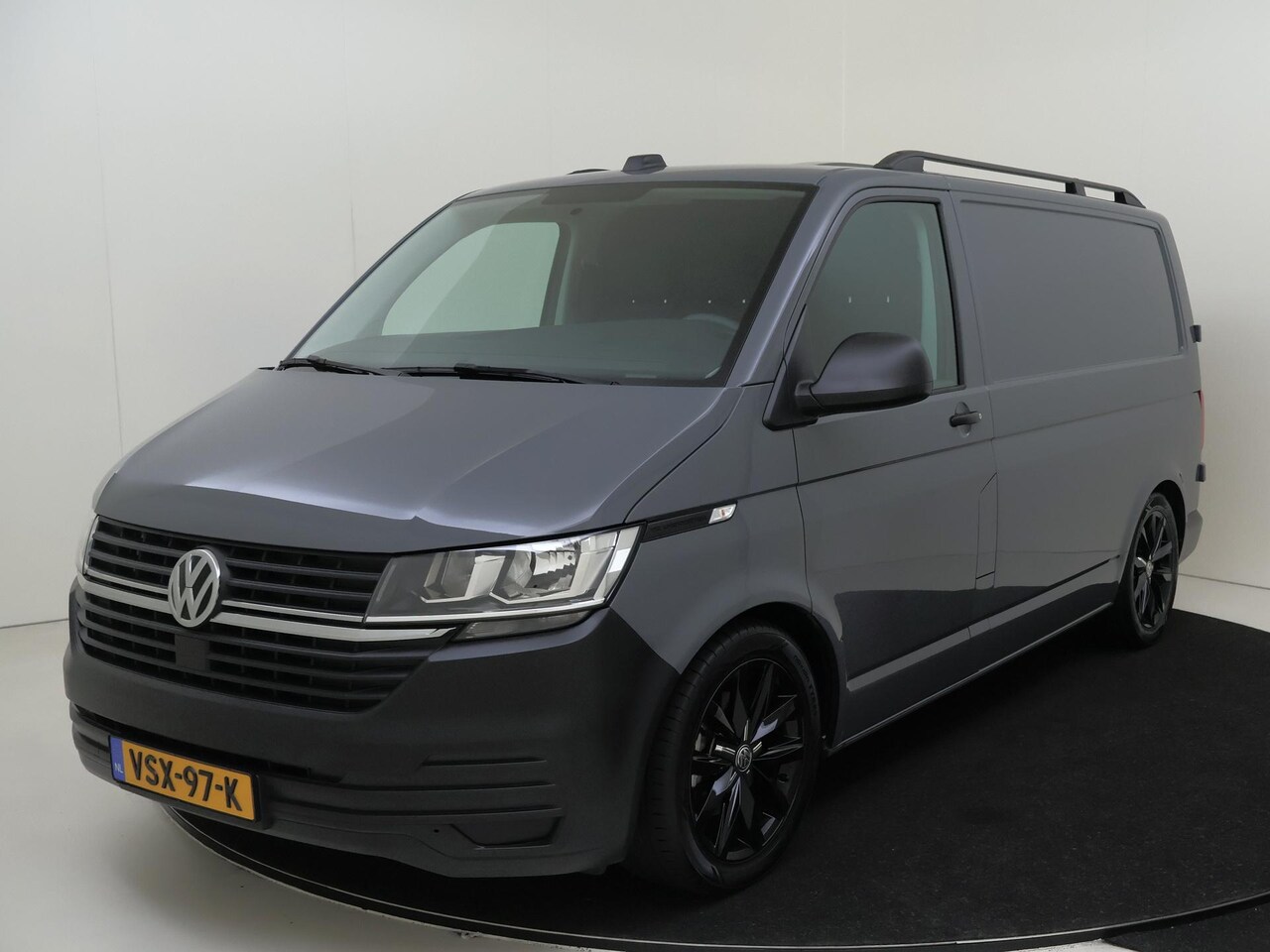 Volkswagen Transporter - Bedrijfswagens 2.0 TDI L1H1 26 (66kW) 90pk 5 versn. hand | Gvw 2600kg | Armleuningen bestu - AutoWereld.nl