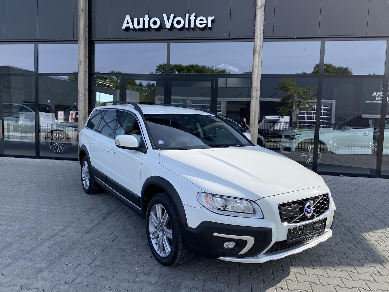Volvo XC70 - 2.0 T5 FWD Inscription ACC|Leder|Cam|Memory - AutoWereld.nl